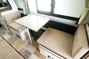 バカンチェス ふたりのくるま旅 プルマン D