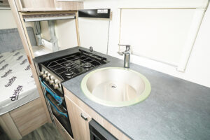 スウィフト スプライト クワトロ FB