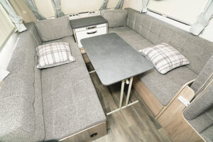 スウィフト スプライト クワトロFB